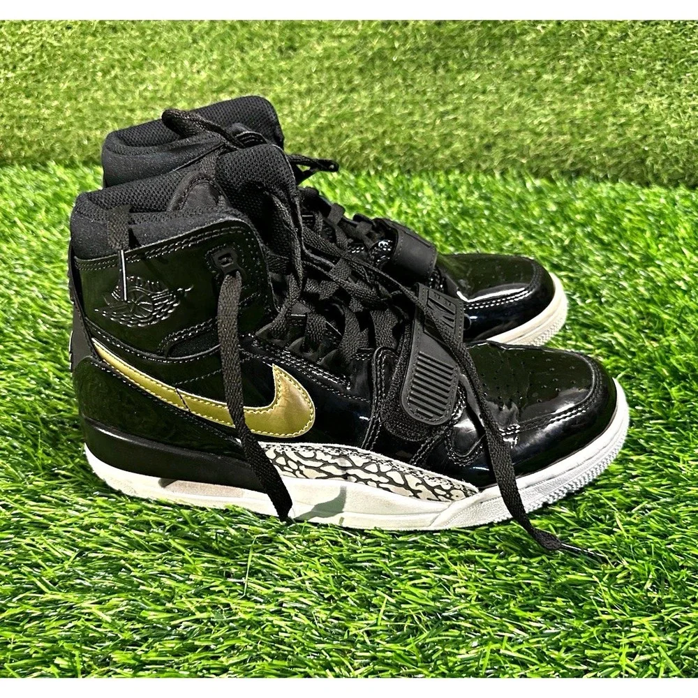 Nike Air Jordan Legacy 312 Black Gold Patent Mens Size 8 AV3922-007 ORIGINAL Box
